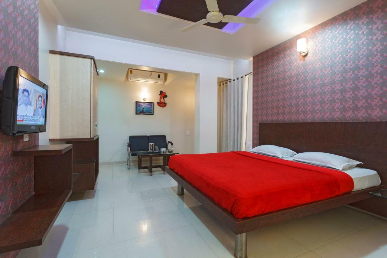 Hotel Vrindavan Deluxe Kolhapur Exterior foto